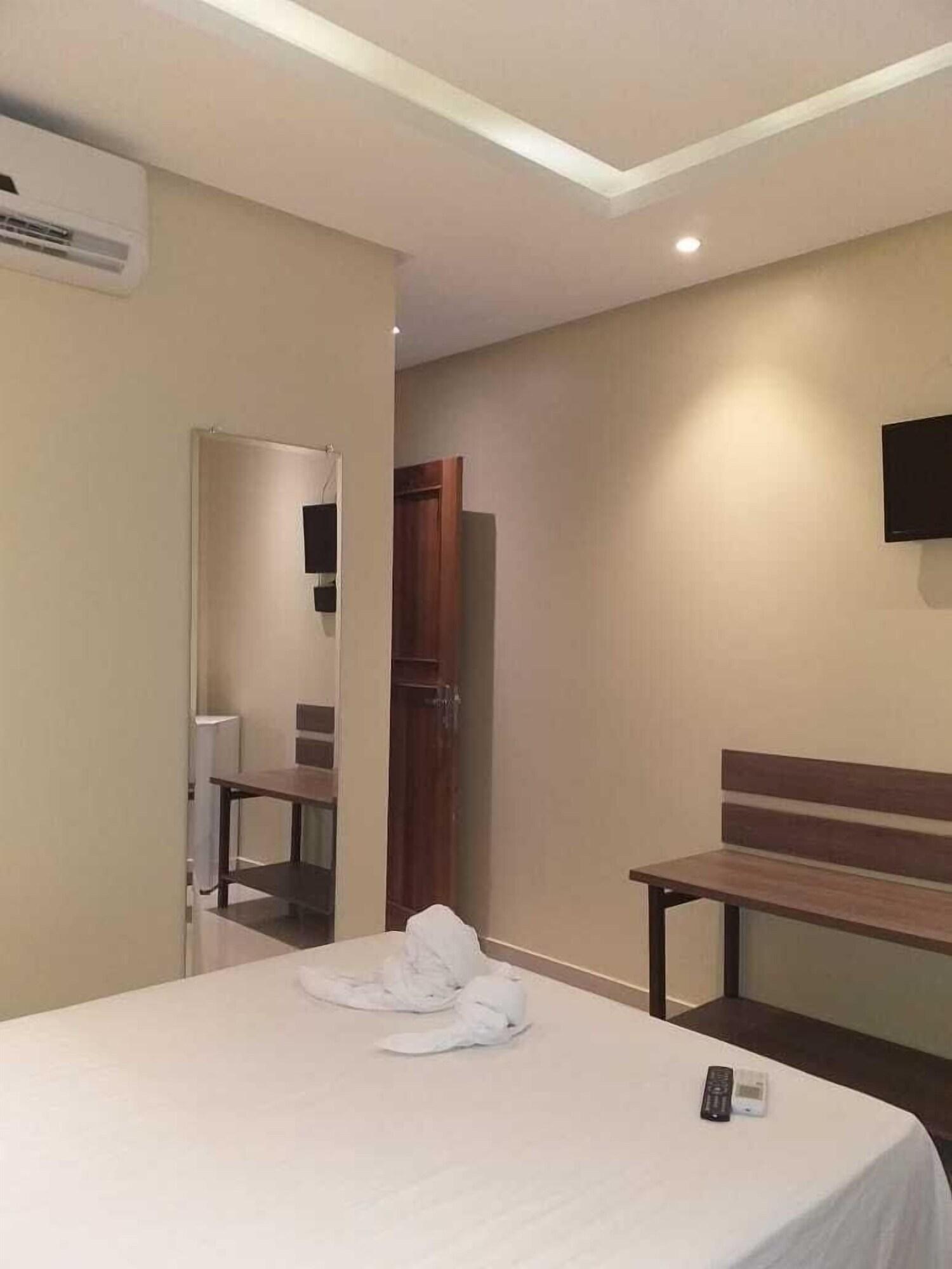Sandis Hotel