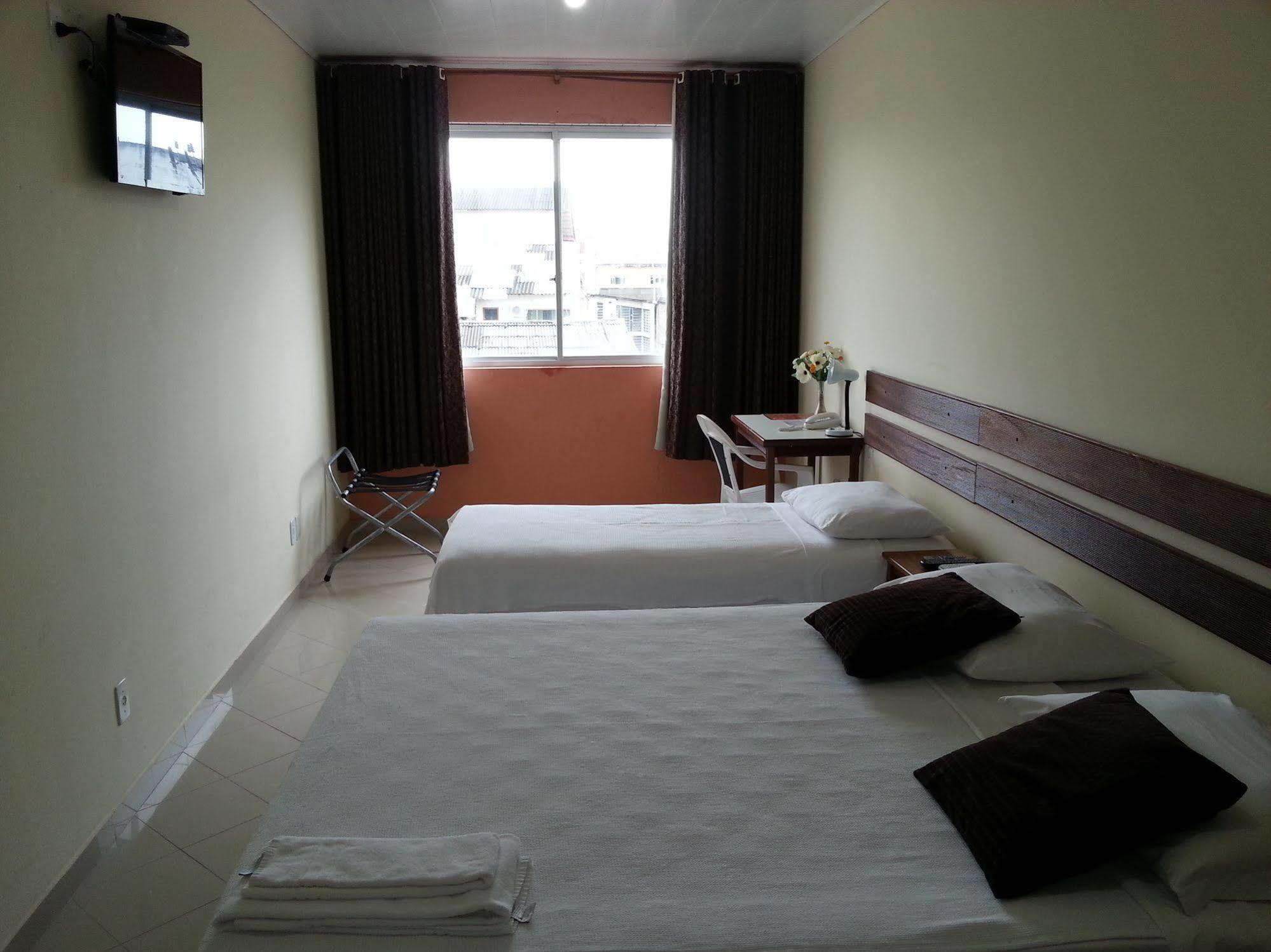Sandis Hotel